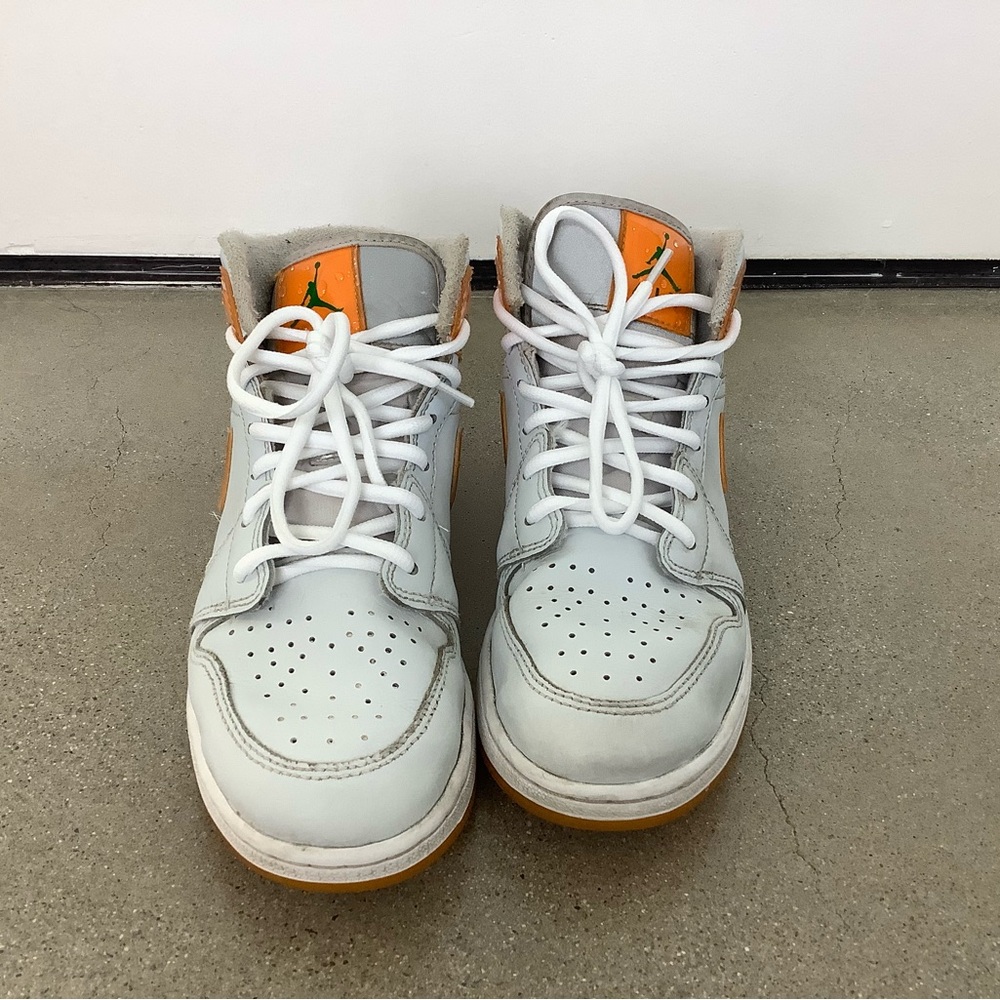 JORDAN 1 MID SE GS 'GATORADE PACK - ORANGE’ SIZE 5Y - Picture 2 of 7